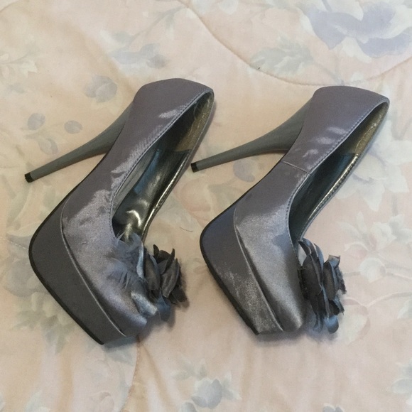 Lady Luxe Satin Gray Platform Heels - Picture 3 of 8